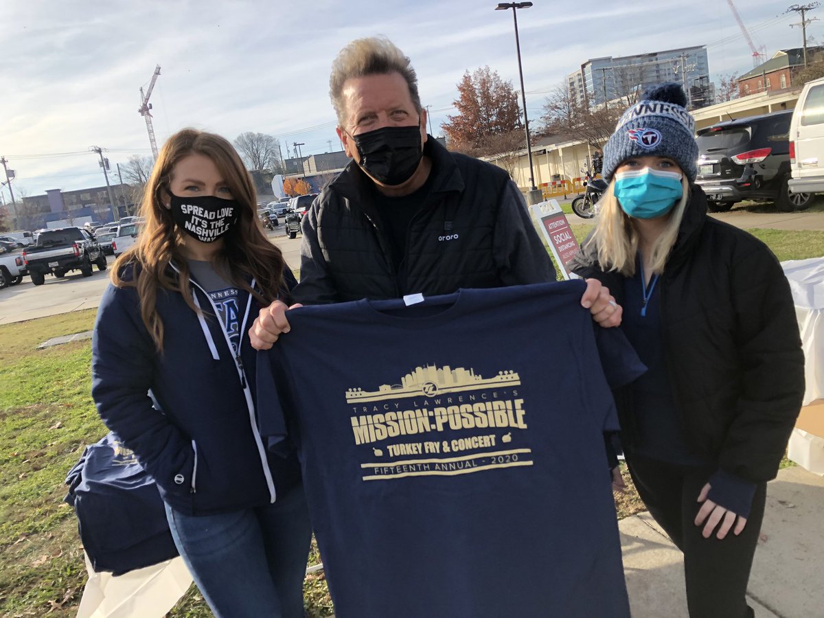 DJ_Shawn_Parr's tweet photo. What a great day yesterday with @shawnparrsatc and my longtime bud @tracy_lawrence at his 15th annual #TurkeyFry at the @NashvilleRescue. I fried my first 🦃 ever and met some amazing volunteers! Thankful that so many families will be fed this holiday season ❤️ https://t.co/9IkuebMfWP