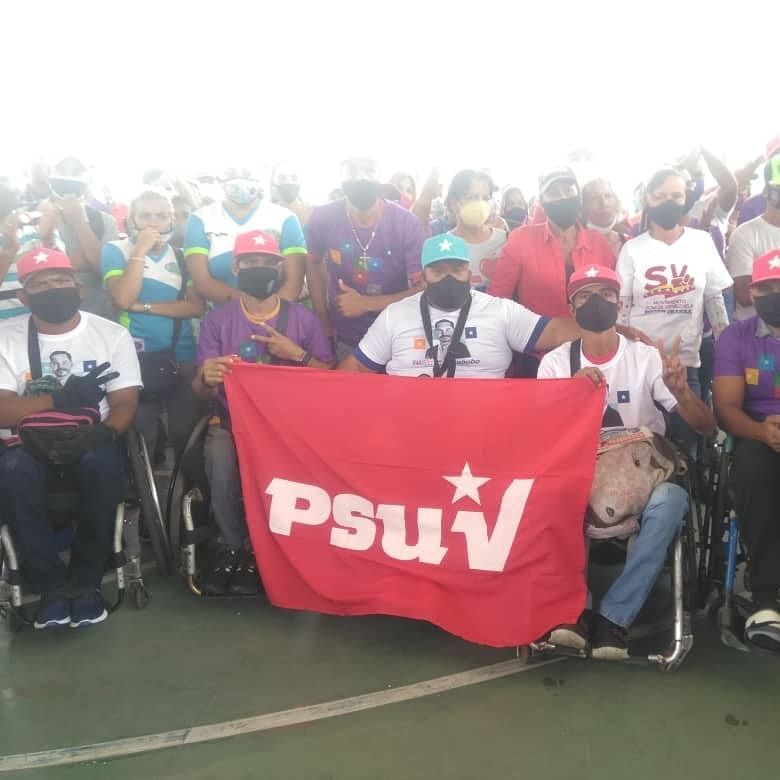 MOSUPDIS1's tweet photo. Somos millones Una sola Voz, gran actividad desde el estado Carabobo con nuestros candidatos y la camarada @taniapsuv juramentando los y las testigos electorales. @NicolasMaduro @Jesusantanderl @jhonortiz2009 @PartidoPSUV https://t.co/gqIjQCh5Rp
