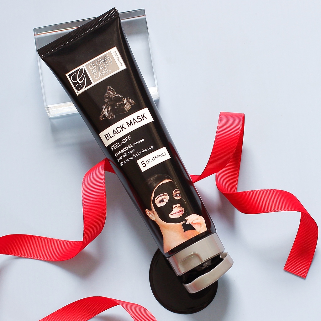 No other mask can clear out your pores like this one! Don't believe us? Pink one up at the link in bio and start prepping your skin for the holiday season!✨🖤 #globalbeautycare
.⁠⁠
#charcoalmask#charcoalskincare#holidayskincare #affordableskincare#crueltyfreebeauty#peeloffmask