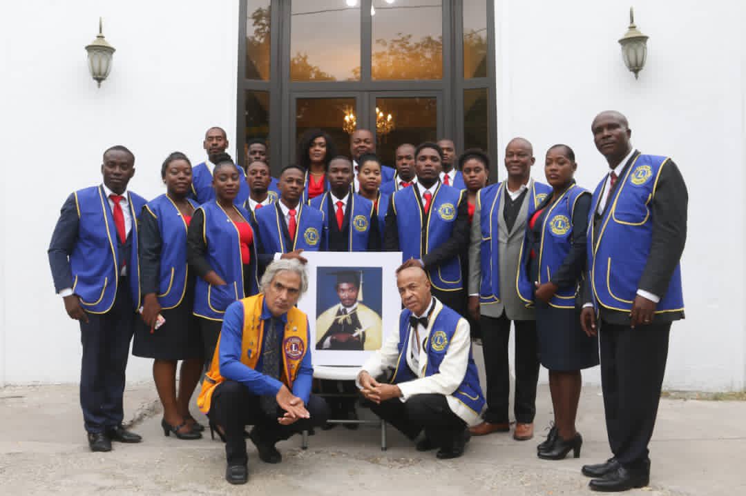 ccjgardere's tweet photo. Les #LionsClubs de la Savane de l’espoir des #Gonaïves a organisé une cérémonie d’intronisation des deux nouveaux Clubs #PierreRichardDuchemin &amp; #NoelEmmanuelLimage ce samedi 21 Nov 2020 au salon de St Charles. @lionsclubs @MBVBLions @lionsclubsIrl https://t.co/hhYYJ4sACj
