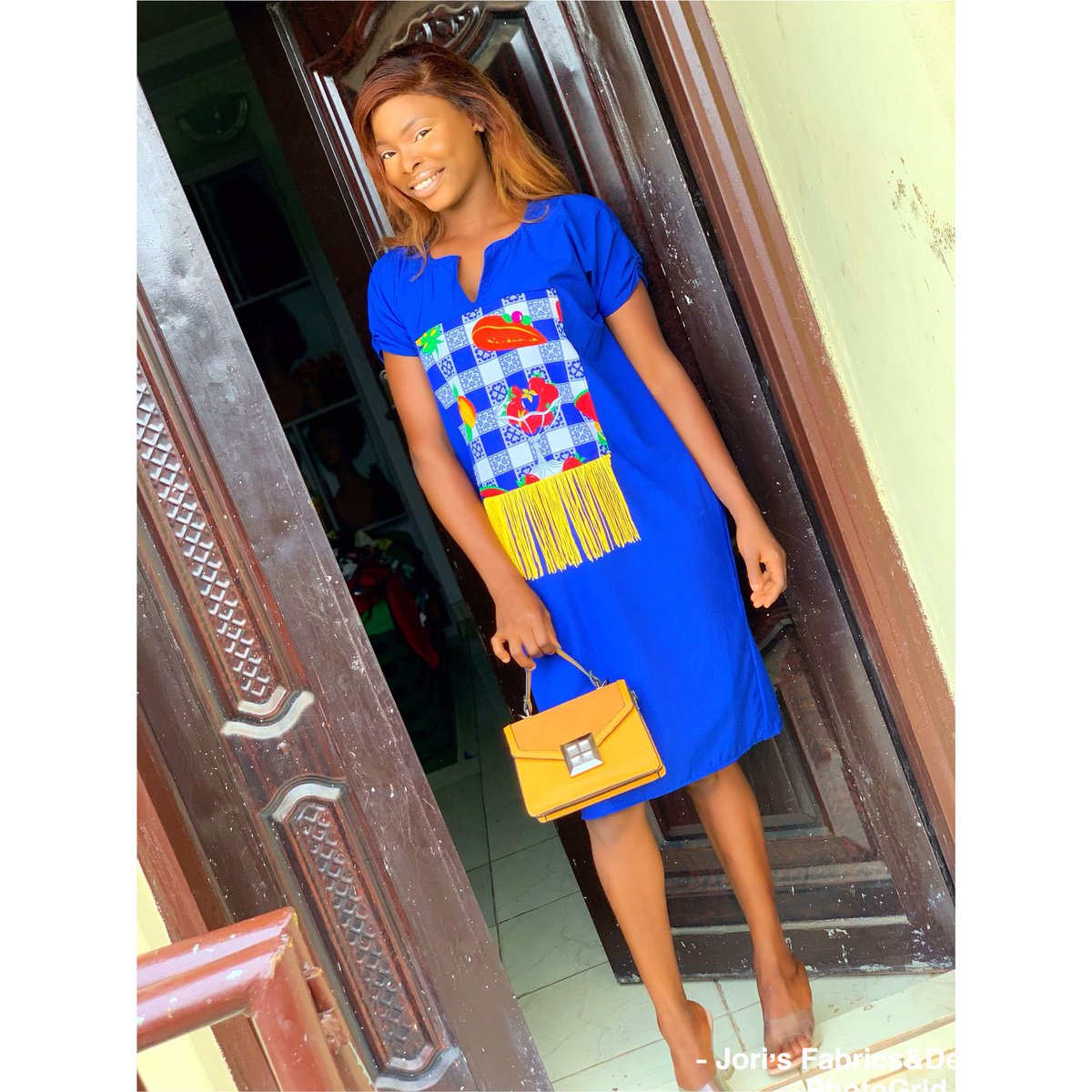 Adejorilydia1's tweet photo. Blue with a sprinkle of yellow!😍
@real__nuga be popping in this combo!🔥Darling, you’re Fabulous🥰💯
Price:- 5800
Size:- UK 6-22
Also available in other colors..
Send a WhatsApp msg to place an order via 08165831087📱
#plainandpattern #plainsandprints #explore #exploremore https://t.co/7BkWbtwnZi