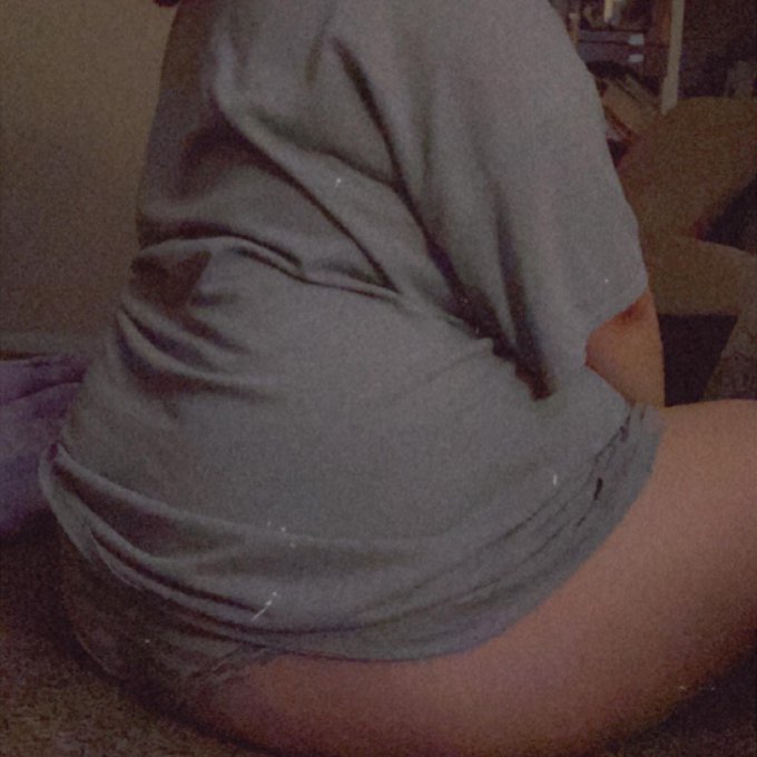 Squishy ✨  Come see the other soft parts of me. https://t.co/lDdkzToevo   #bbw #buyingcontent #sellingcontent<a href="/tag/bbw"class="tags"><span>#bbw</span></a><a href="/tag/chubby"class="tags"><span>#chubby</span></a><a href="/tag/camgirl"class="tags"><span>#camgirl</span></a><a href="/tag/sugarbaby"class="tags"><span>#sugarbaby</span></a><a href="/tag/nsfw"class="tags"><span>#nsfw</span></a><a href="/tag/onlyfans"class="tags"><span>#onlyfans</span></a>