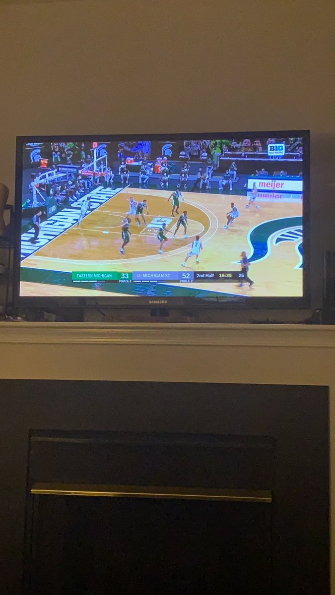 bopperhauser77's tweet photo. Enjoying my Thanksgiving Break the right way! Lets go Spartans! Go Green! #MSU #timeoff https://t.co/PouNHd4kua