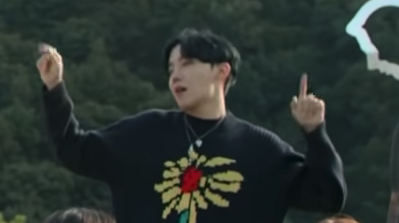 cutie_math's tweet photo. hehehe Hope being hope #BTS_BE #LifeGoesOn @BTS_twt https://t.co/hJXNrHGO6l