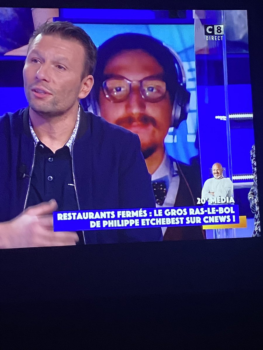 LucasSfez's tweet photo. @Ibra_official Zlatan aperçu dans le public de #TPMP @TPMP 🤣🤣🤣 https://t.co/BHsinv865n