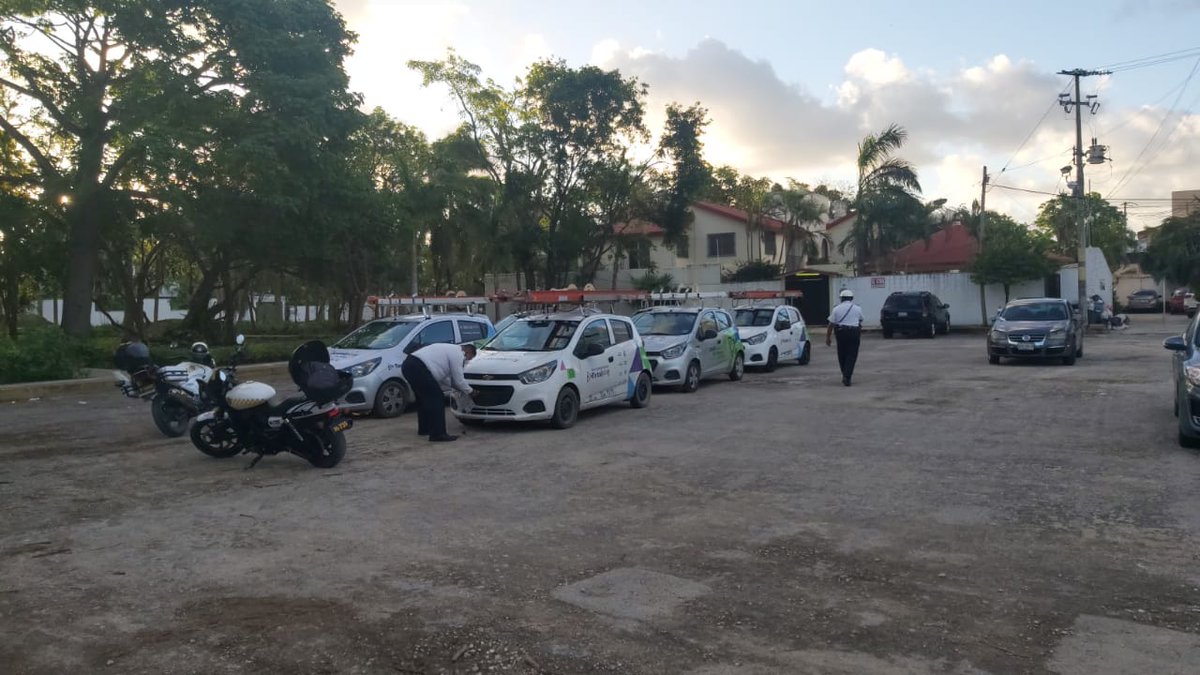 matrixvial's tweet photo. @MonitorCancun @Gioanna681 @ComiteSm15 @BaezCanino @Eres_ElProblema @rodrigoalcazaru @BibianCastillo @totalplaymx @TransitoBJ Buenas noches, estamos monitoreando la zona y haciendo boletas de infracción, gracias por el reporte, saludos. https://t.co/XtRsBKFKhD