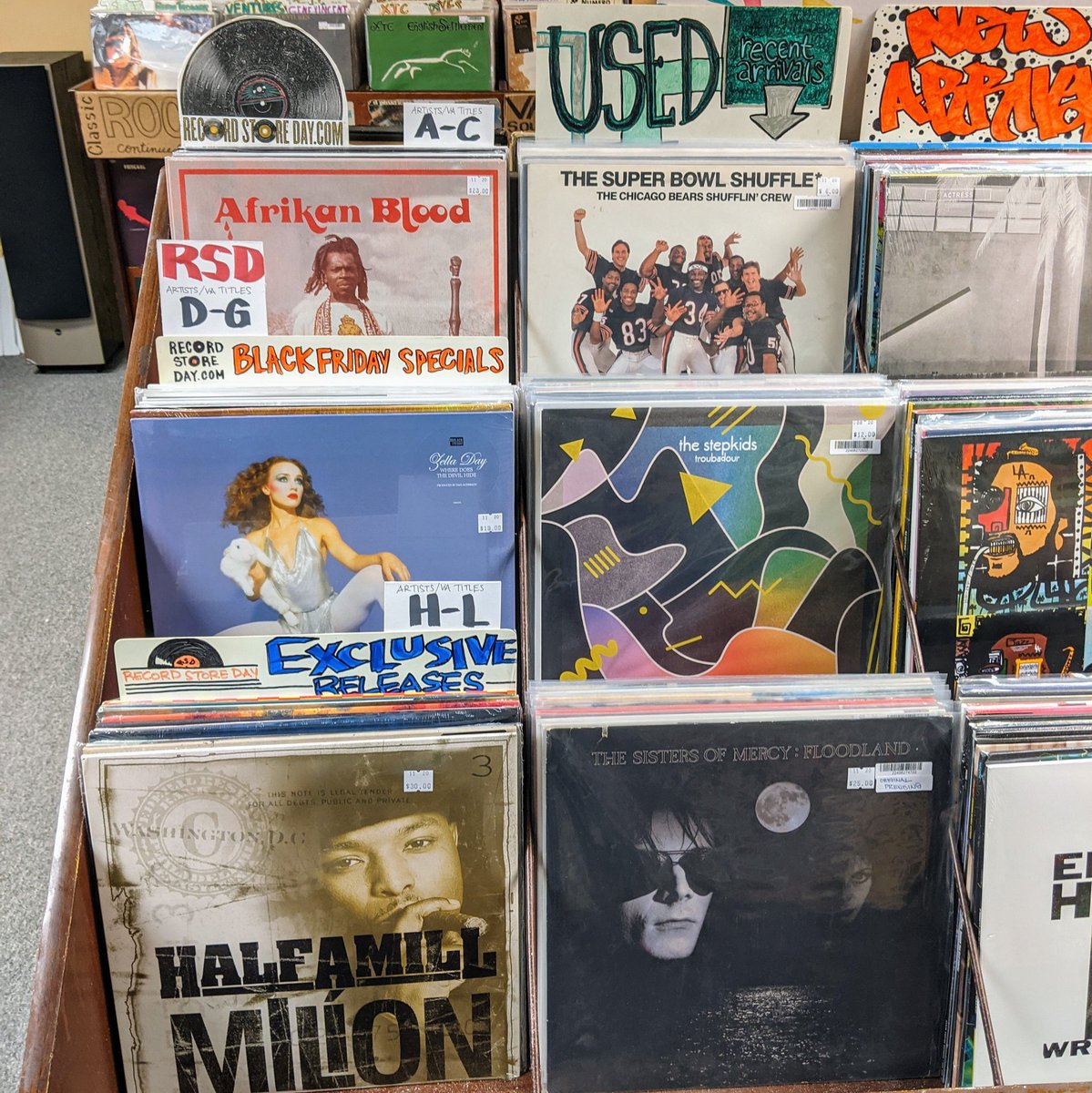 Rec_Collect's tweet photo. Our RSD Black Friday list is up and kicking: https://t.co/42UU4IFuc0. NO PREORDERS or holds - titles will go into the inventory Saturday morning.

We open at 10 on Black Friday. Masks required! #coveryournosetoo

We will be closed tomorrow for Thanksgiving. Happy Turkey Day! https://t.co/BUftCdZjfv
