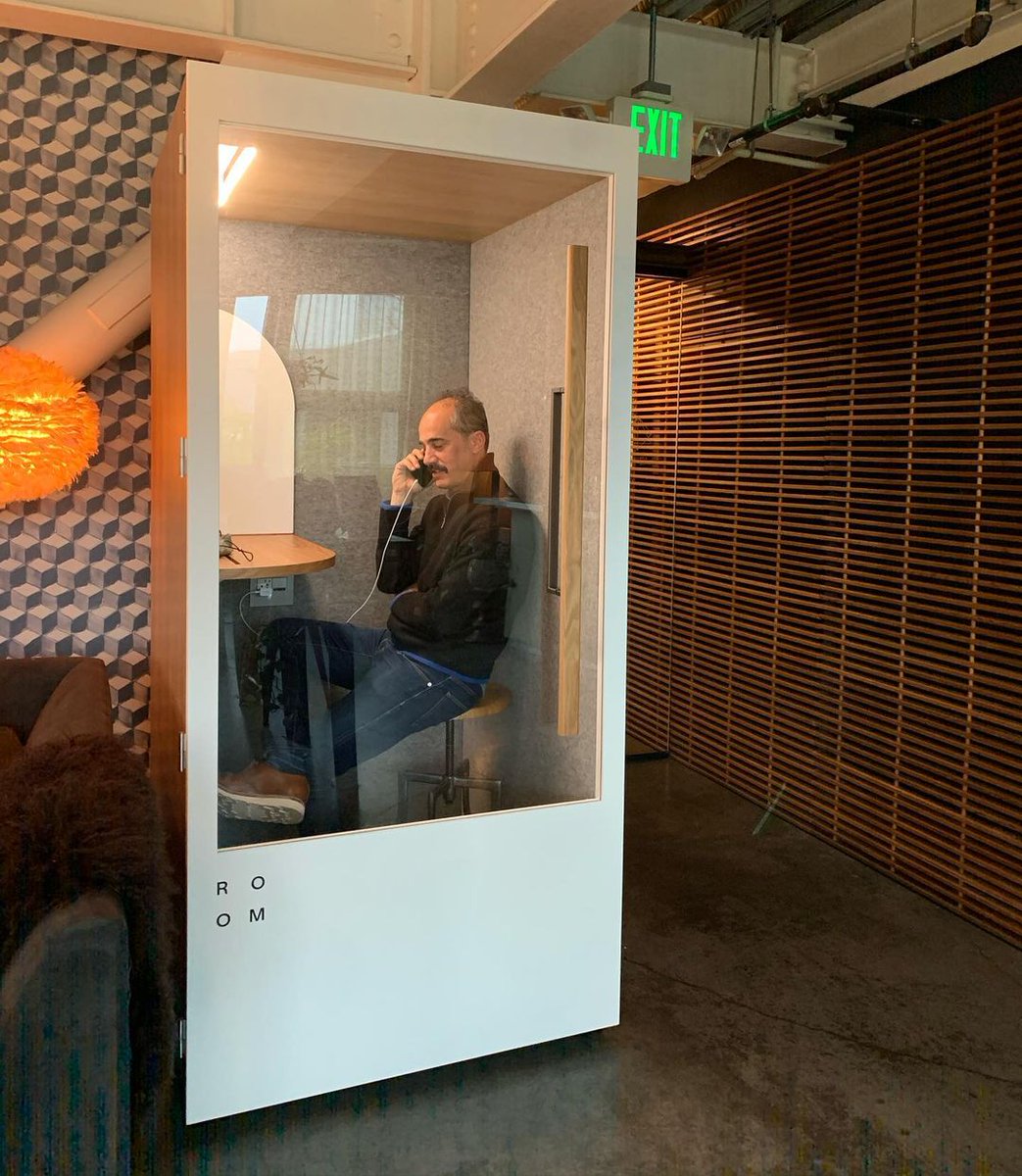 madebyroom's tweet photo. Calm, cool, collected calling. 
⁣
📸: @cloudroomsea https://t.co/WzvtqFNuTC