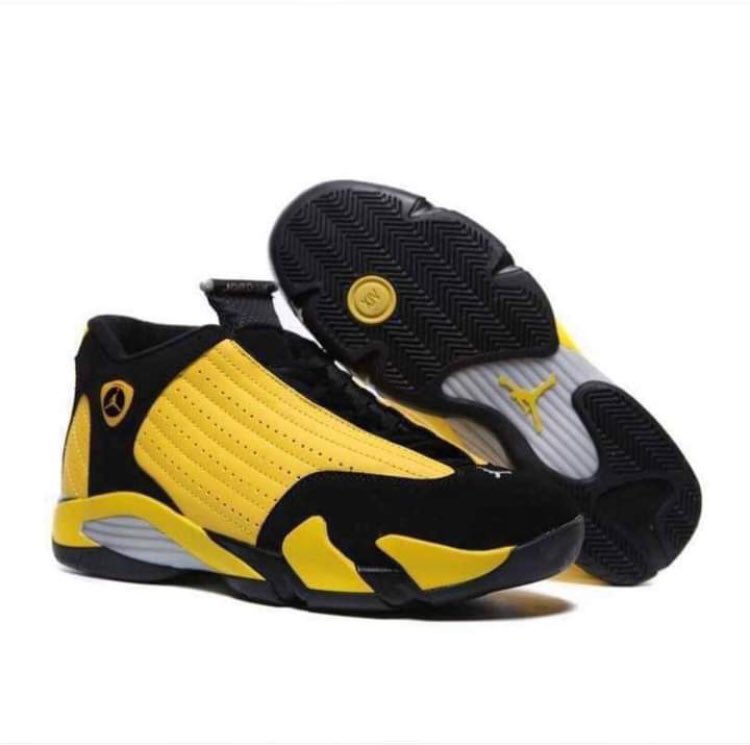 Feets70629027's tweet photo. Heyyyy!!!!
Aujourd’hui Feets vous propose des tenis Jordan.😍
Pour vous les hommes et qui sait peut être aussi pour vous les filles.😉
Toutes sont disponibles.🙂 
What are you waiting for to Fit your FEETS.🤗😉 https://t.co/zCcz5Xs1BL