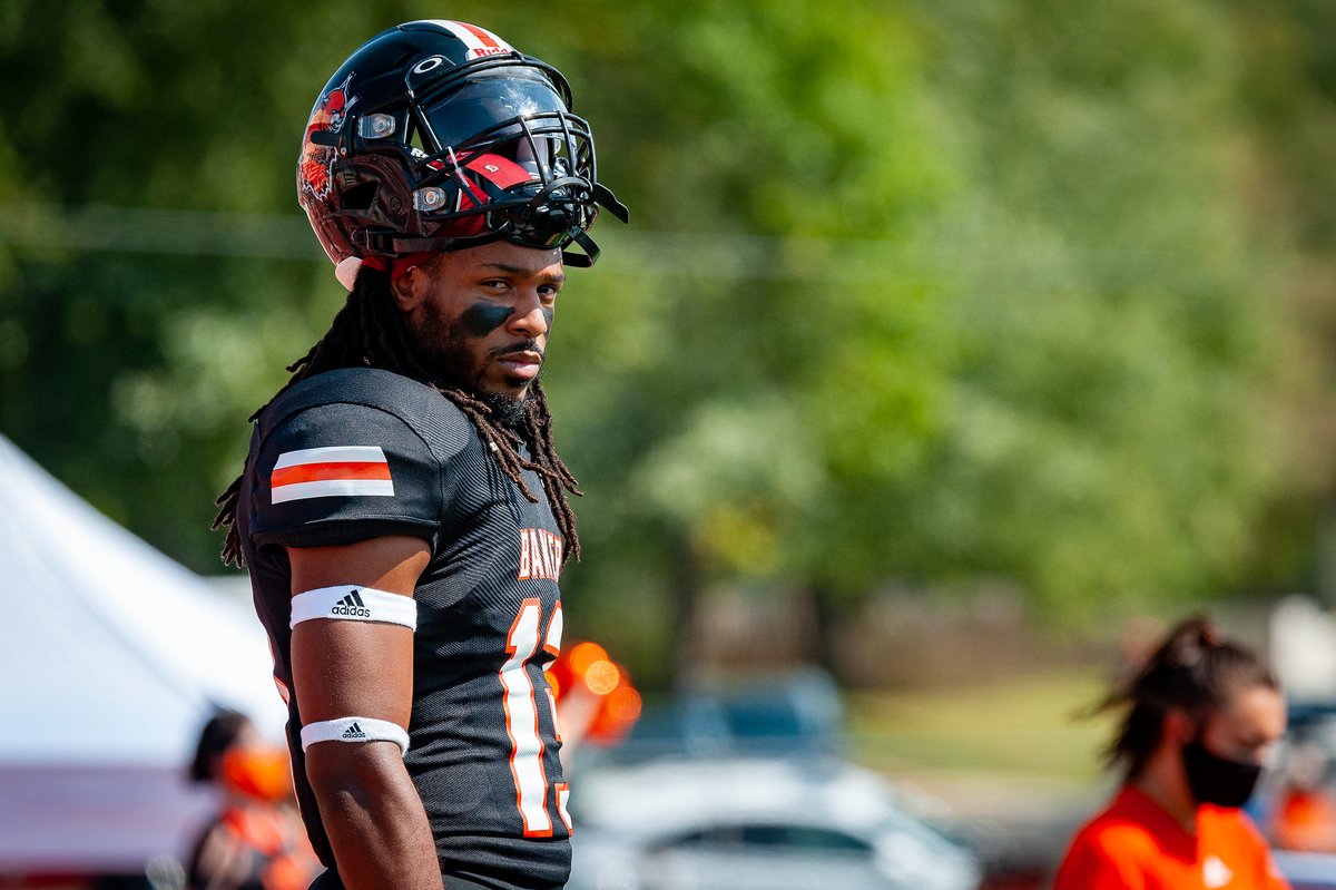 BakerAthletics's tweet photo. FB: With their 6th consecutive conference championship on the line, the Baker football team is set to take on rival Benedictine at 12 p.m., on Thanksgiving Day! #BakerBuildsChampions

https://t.co/jqeZVBMxlS https://t.co/7hfr9O6Gjz