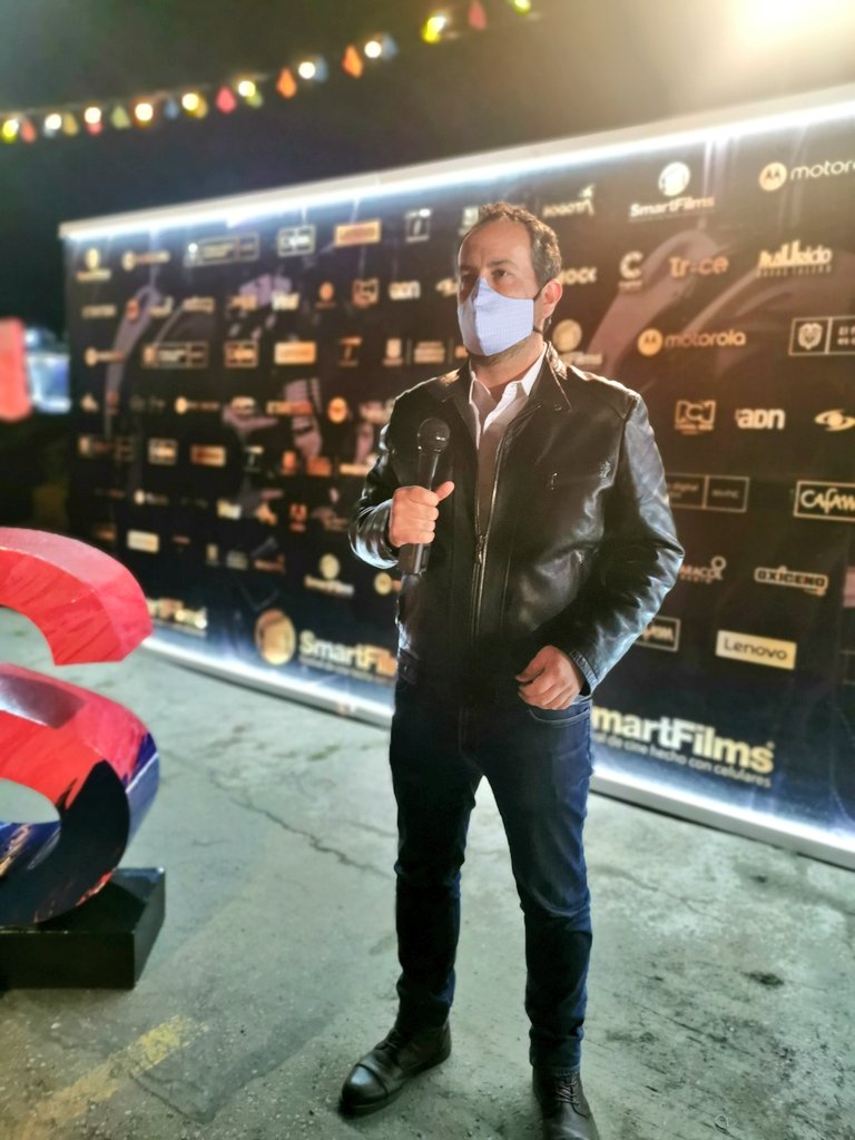 TransMilenio's tweet photo. 🔴 EN VIVO | Conéctate aquí a la ceremonia de premiación y noche de gala de #SmartFilms2020→ https://t.co/S9YJezWJHI https://t.co/AuQayhUvE3