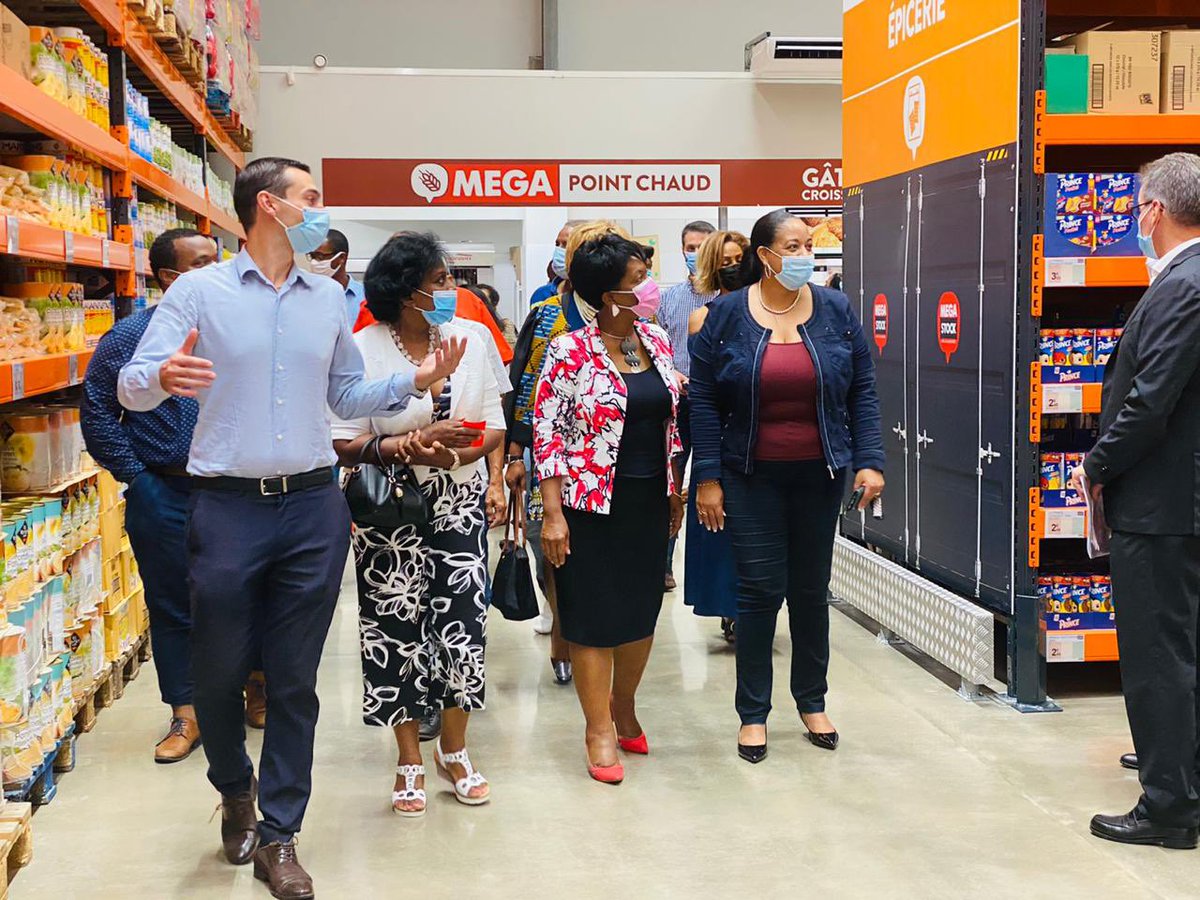 AMGuyane's tweet photo. #ActualitéAMG 

Ce mercredi soir a eu lieu l’inauguration du magasin : « Méga Stock Cayenne »

En présence de Madame Sandra TROCHIMARA Maire de Cayenne et 3ème Vice-présidente de l’Association des Maires Guyane. https://t.co/zcdc4bLlpZ
