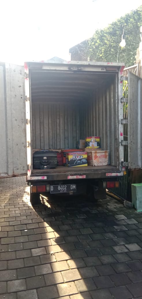 TransTeladan's tweet image. Bismillah Semangaaaat Pagiiii , pindahan menuju Jakarta dr Awiligar Bandung ke Kemayoran Jakarta. Terima Kasih Ibu ..... Prameswari atas kepercayaan nya