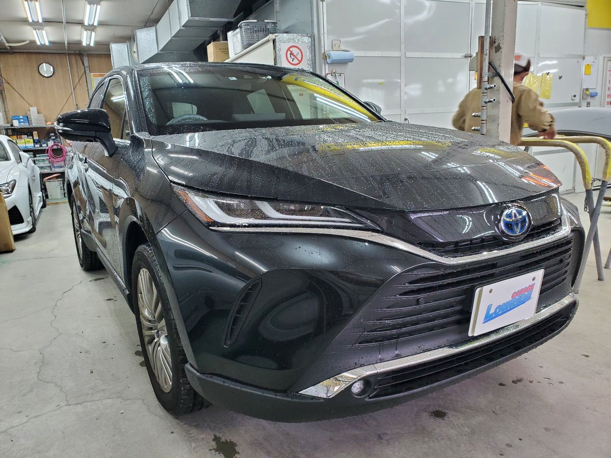 板金塗装 ガレージローライド On Twitter トヨタ ハリアー 右側面事故 板金 塗装 修理 東京都小平市よりご来店のお客様です 現在下地作業に入っております Https T Co Ipqxpk06xr ガレージローライド トヨタ ハリアー 事故 車事故 車修理 車塗装 車