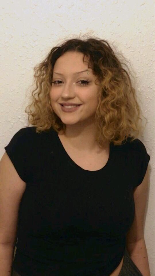 CHScoltchoir's tweet photo. An amazing singer, November's Spotlight student at Cottonwood has a kind heart, gives strong and helpful advice, and is a beautiful person, inside and out! https://t.co/3CYSiCD6VF