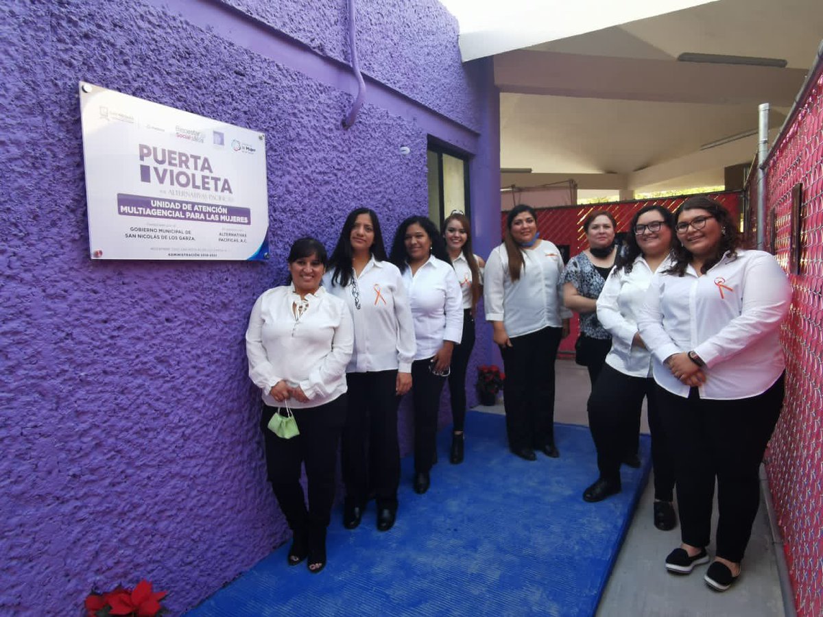 ImpulsoVioleta's tweet photo. Inauguración y arranque de Puerta Violeta San Nicolás, con la presencia de la directora de @APacificas_Org, Rosario Pacheco, y el secretario de Desarrollo Humano de @GobSanNicolas, @daniel_carrillo.

#DíaMundialcontralaViolenciadeGénero https://t.co/uyyL6vLp5X