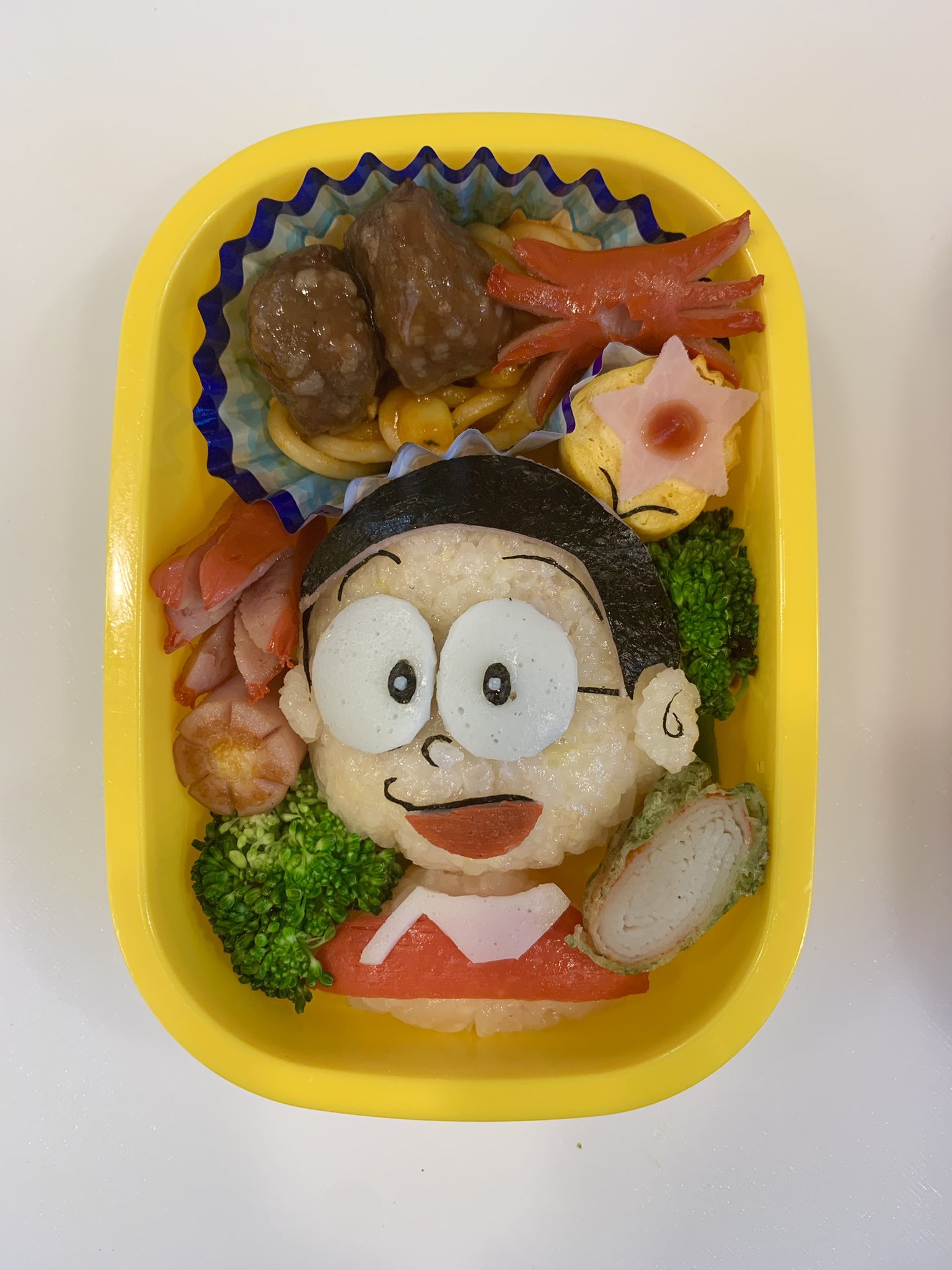 田中 英一 キャラ弁パパ 今日はしずかちゃんとのび太弁当です シンプルだったので いつもより早くできました キャラ弁 ドラえもん しずかちゃん のび太 T Co Hn2ra2ijp9 Twitter