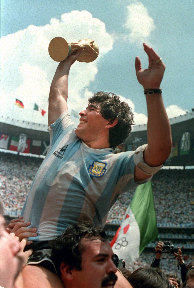 A very sad loss for #football as Diego Armando Maradona one of the greats dies aged 60. His passion and affection with #football and his worship for <a href="/Argentina/">🇦🇷 Selección Argentina ⭐⭐⭐</a> <a href="/afa/">AFA</a> will remain forever unmatched. RIP Football! <a href="/FIFAWorldCup/">FIFA World Cup</a> <a href="/FIFAcom/">FIFA</a> <a href="/FCBarcelona/">FC Barcelona</a> <a href="/en_sscnapoli/">Official SSC Napoli</a>