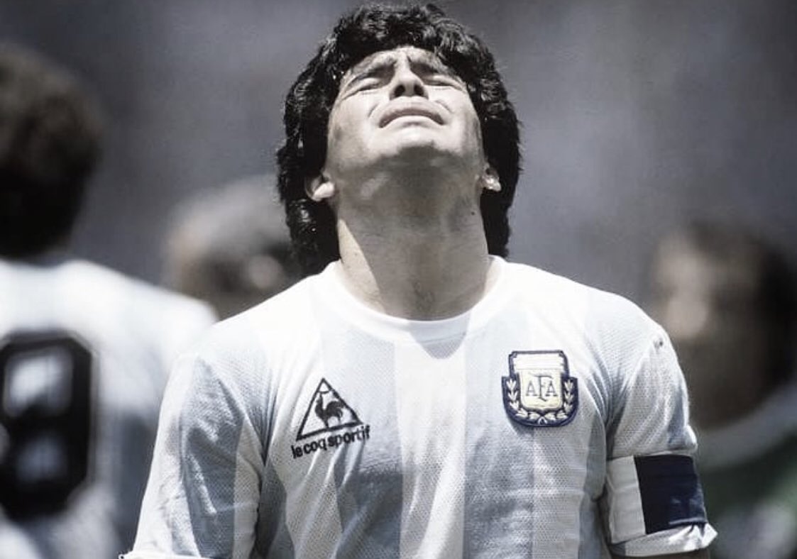 BlueHooligan___'s tweet photo. Hampura baheula sok hereuy nyebut si Marabdomba. 
Selamat jalan Maradona. https://t.co/Kc3152pyua