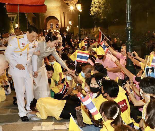 kkk00150's tweet photo. เราภูมิใจที่รับสเด็จ
#ภูมิใจที่ได้รับเสด็จ
#เรารักสถาบันพระมหากษัตริย์ https://t.co/XsNazV5Qda
