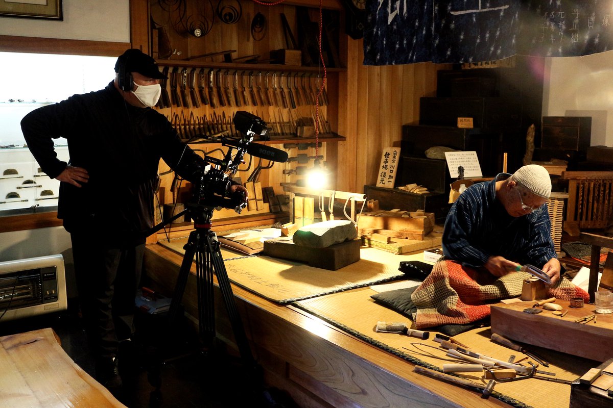 This craftsmen is making a traditional COMB which dates back to hundreds of years. Japan has some pretty incredible history and I'm glad we were able to document this craftsmen skill. 

#japancrafts #comb #traditionaljapan #gh5s #lumix #lumixgh5s #japantravel #japaneseart