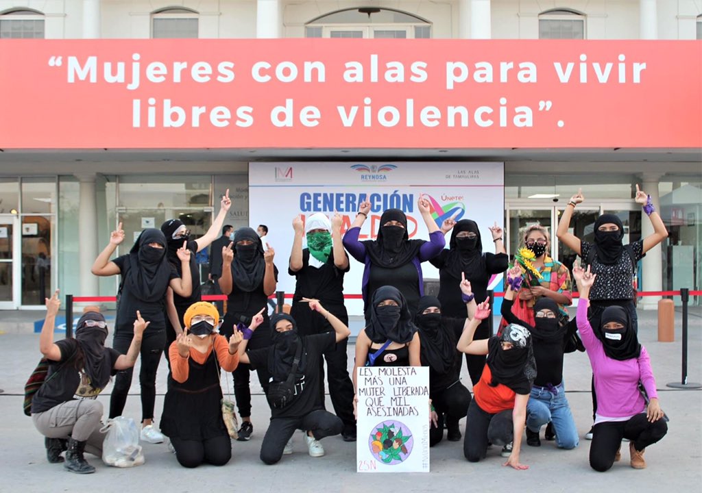ReynosaFem's tweet photo. Si tenemos que regresar mil veces lo haremos, si debemos ser criminalizadas por exigir justicia lo aceptaremos, somos muchas, más de las que estamos aquí, y más de las que pueden imaginarse, ¡porque si tocan a una, respondemos todas! https://t.co/S9iQcWDxRz