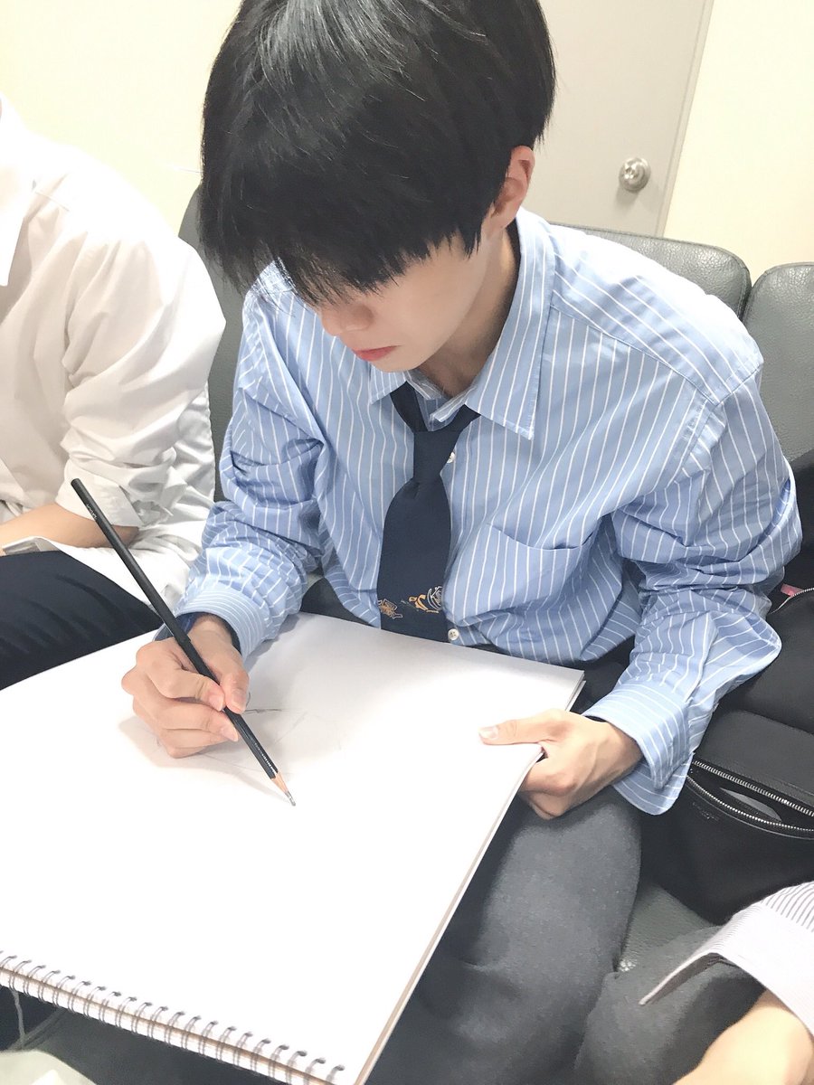 —is a baby and also acts like one sometimes, but he would get into a fight for you and scare anyone who makes you sad𝕡𝕙𝕠𝕥𝕠𝕤 𝕪𝕠𝕦 𝕨𝕠𝕦𝕝𝕕 𝕙𝕒𝕧𝕖 𝕠𝕟 𝕪𝕠𝕦𝕣 𝕡𝕙𝕠𝕟𝕖 𝕚𝕗 𝕪𝕠𝕦 𝕕𝕒𝕥𝕖𝕕 𝕝𝕖𝕖 𝕕𝕠𝕟𝕘𝕙𝕖𝕠𝕟: