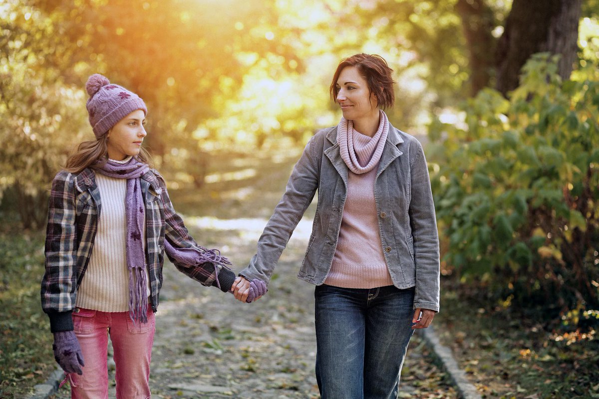 CASA4Children's tweet photo. CASA Andrea was appointed to a 9-yr-old girl who has been in child welfare for more than half of her life. The girl shared that she does not have any visitors then asked CASA Andrea to hold her hand saying, “I always wanted a person like you!” #BeACASA https://t.co/NOXDOaRxBf https://t.co/9X4FXIZq8T