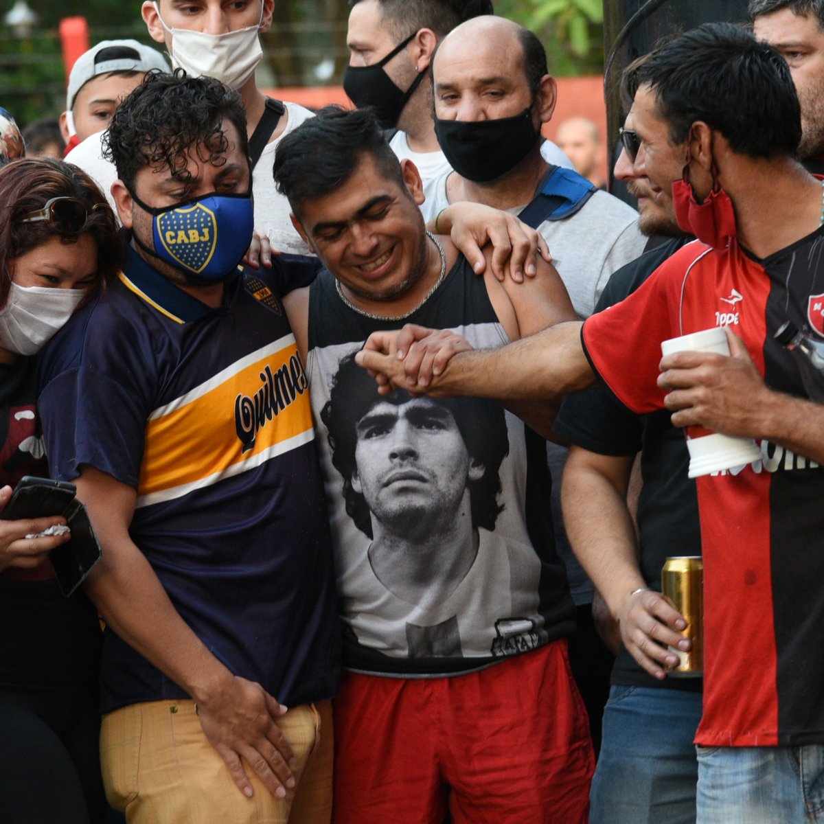goal's tweet photo. The scenes in Buenos Aires after Diego Maradona's passing...😢

The sheer emotion...😭 https://t.co/A7xen1jq2D