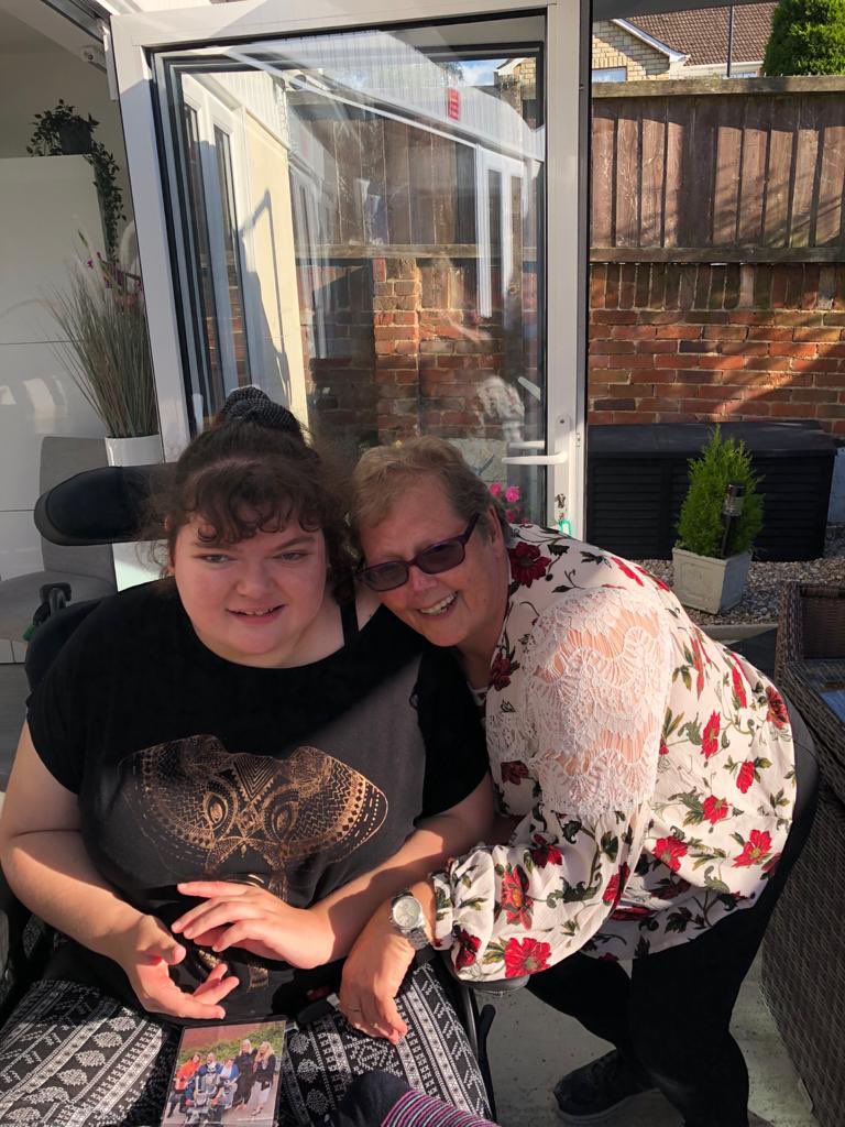 Nicoleshouse_'s tweet photo. Some of my wonderful team ans my mum and dad ❤️ https://t.co/GTwZEQH22E