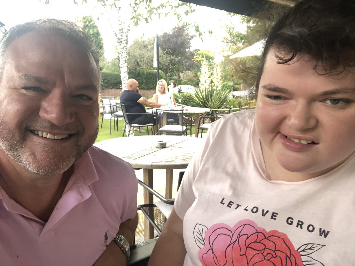 Nicoleshouse_'s tweet photo. Me and Dad out for lunch ❤️ https://t.co/FMKrfMJ8pg
