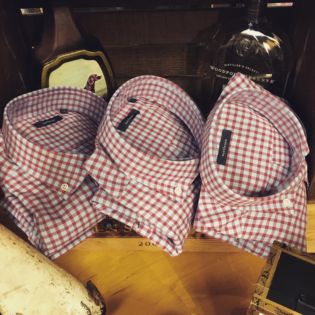 aaronpalen's tweet photo. Our latest casual men’s wear collection has arrived from @TurtlesonTour just in time 4 the #holidays.  Complimented with @lieandloft, @signsbytheseaNJ  @JLTheBrand  Come check out this great stuff.  #bestgolfshopintheobx #obxlife #cpga #holidays2020 #countryclub #merchandise https://t.co/RvCsKAr4TJ