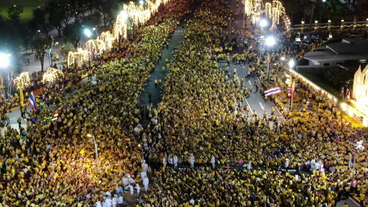 W222334271's tweet photo. ความภูมิใจในความเป็นคนไทยในความเป็นชาติไทยนั้น จะเป็นการสร้างแรงผลักดันที่สำคัญต่อการดำเนินชีวิตของผู้คนและการพัฒนาชาติให้มีความเจริญรุ่งเรือง มั่นคง และเข้มแข็ง #ภูมิใจที่ได้รับเสด็จ https://t.co/H7Snr70pUq