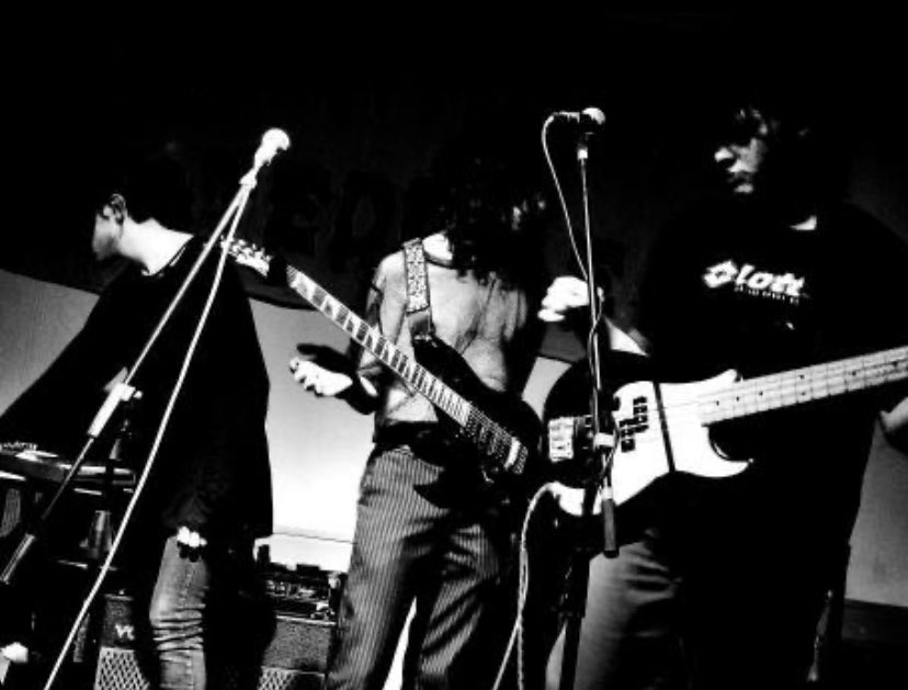 GothTopicPOD's tweet image. Episode 51 we sit down and chat with band Sienas!! Check out their song Closure on Spotify now!