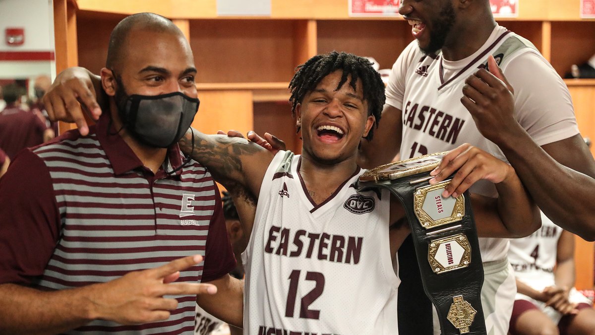 EKUHoops's tweet photo. First college game. First college Belt.

12 points
6 assists
3 rebounds
2 steals

Proud of you, @icyywen! https://t.co/LlyUQeQB5Y
