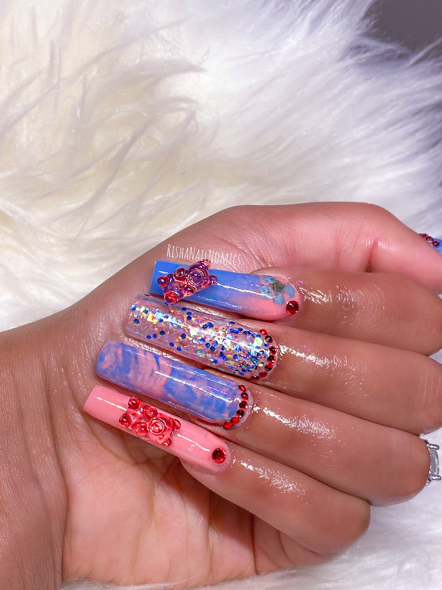 I’m an upcoming blackowned Nail Tech located in the DFW ,A simple like and retweet could help me find my next client .  Thank You!😘  #rishanailnomics
