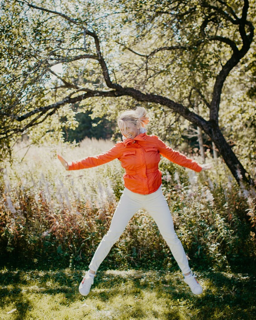 slemx's tweet photo. Sari de bucurie și o frumoasă demonstrație de fericire!⁠
⁠
#stephanelemieuxphotographe #rimouski #quebec #portrait #posing #montrealphotography #montrealphotographer #instagood #parcnationalbic #wanderlust #wanderlust #letsexplore #adventure #model #… https://t.co/DiNB2743pT https://t.co/Z7xThlAu7V