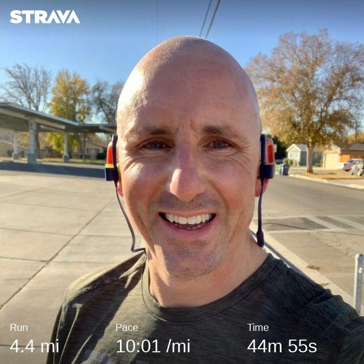 run4mybestlife's tweet photo. Today, I had one of those euphoric runs where everything was just perfect!
Body felt great and my pace was right on point with my heart rate.❤️
Numbers are dropping folks, numbers...are...DROPPING!😀
#wednesdayrun #morningrun #stravarun #lowheartratetraining #maffetonemethod https://t.co/Bu5Evb1WJ7