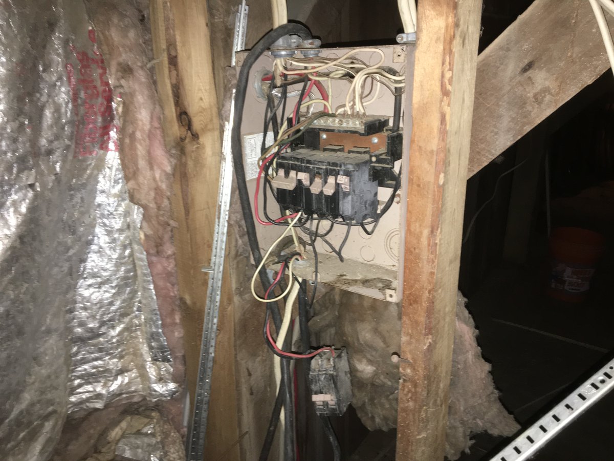 Part 2 of #DJ converted to #Electrical = Didn't get electrocuted working on this panel with no shut-off. One of the 14/2 was wired black-to-leg1, white-to-leg2, bare-to-neutral. That stuff is now disconnected, I would like to keep my structure. https://t.co/HY2qySAUBI