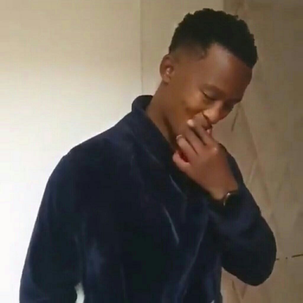 Denhere1's tweet photo. @nduesboy Utopi kaphikanga ukuthi ulisela https://t.co/uqONQgobq6
