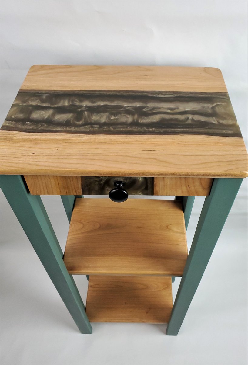 Oniixed's tweet image. Made a Tall river top table.
@defiantartsco 
@total_boat