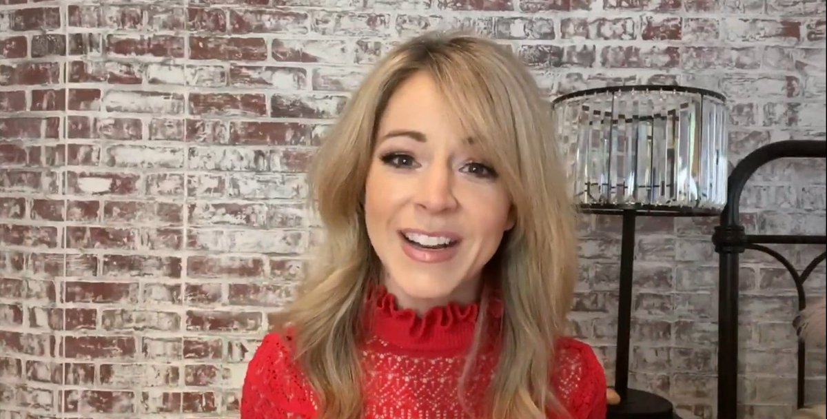 CinemoiOfficial's tweet photo. World-famous violinist and dancer @LindseyStirling does a fabulous job presenting at tonight's #CFFAs! Plus, we can't wait to listen to her new album, #Artemis! https://t.co/ZJEEF18ApU