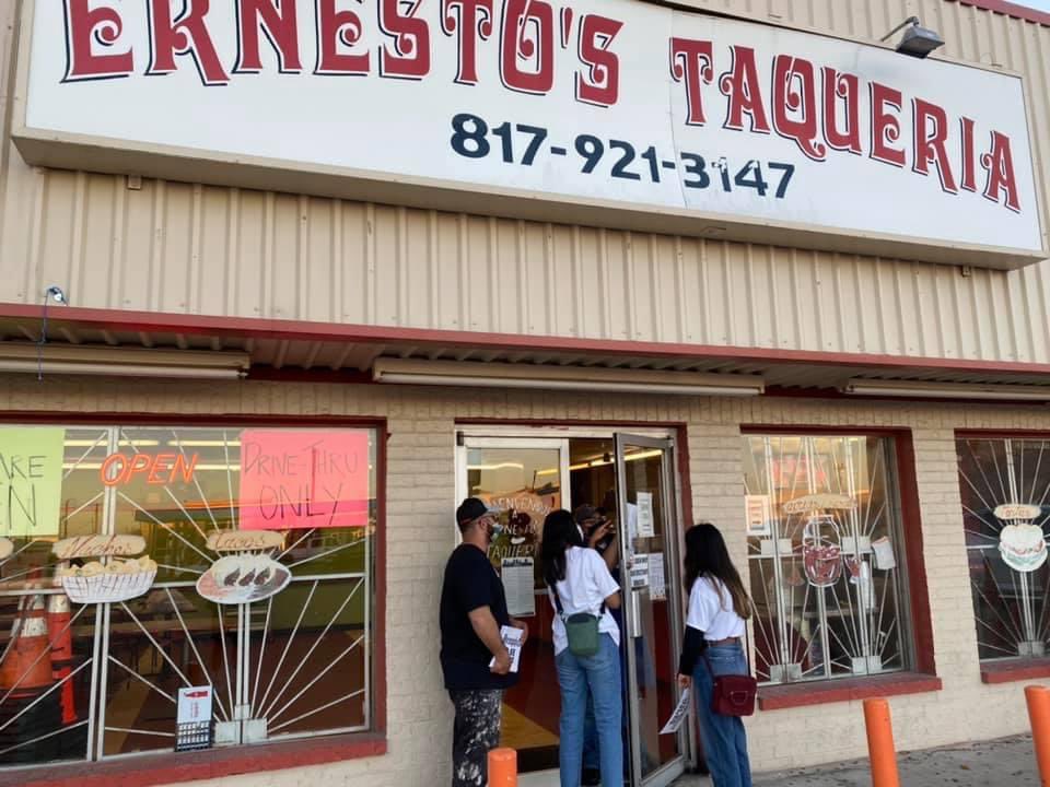 defendhemphill's tweet photo. On Hemphill talking to business owners about the importance of protecting our neighborhood from the rezoning that will gentrify and displace our communities. #HemphillNoSeVende #DefendHemphill https://t.co/14O5Bjm7yt