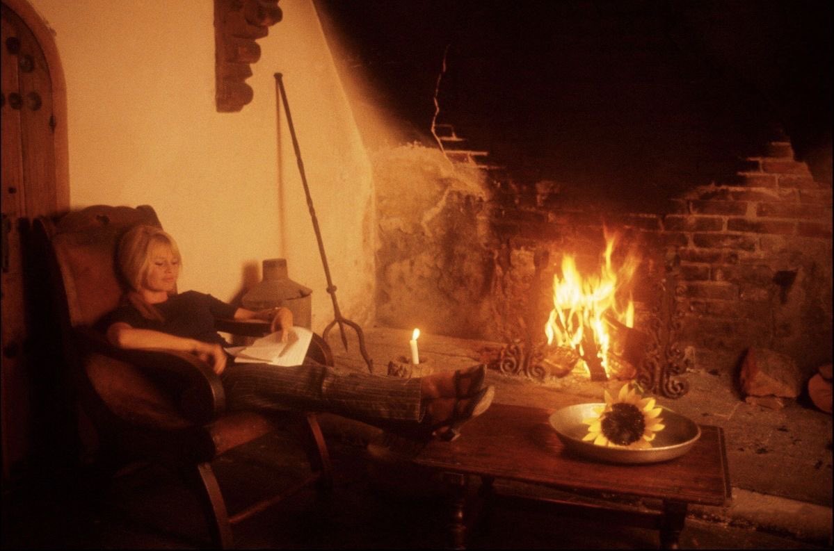 Deavid's tweet photo. Disfrute de Brigitte Bardot ¡En Cuernavaca!

Fotografías de Gérard Géry durante la grabación de VIVA MARIA! (1965).

#nostalgia
#MissingQ https://t.co/M7hPh3tg00