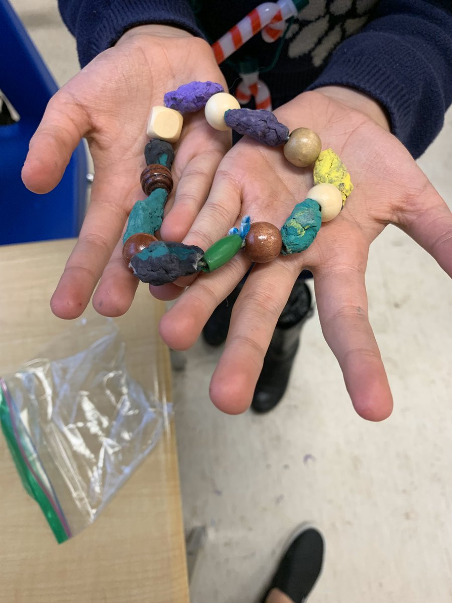 EmilyHelgerman's tweet photo. Completed our recycling process to make paper beads today! Ripping paper - making pulp- forming beads- painting our beads-making bracelets/keychains! Loved watching the creativity flourish 📑 @htubman2015 https://t.co/V4M27wfPeY