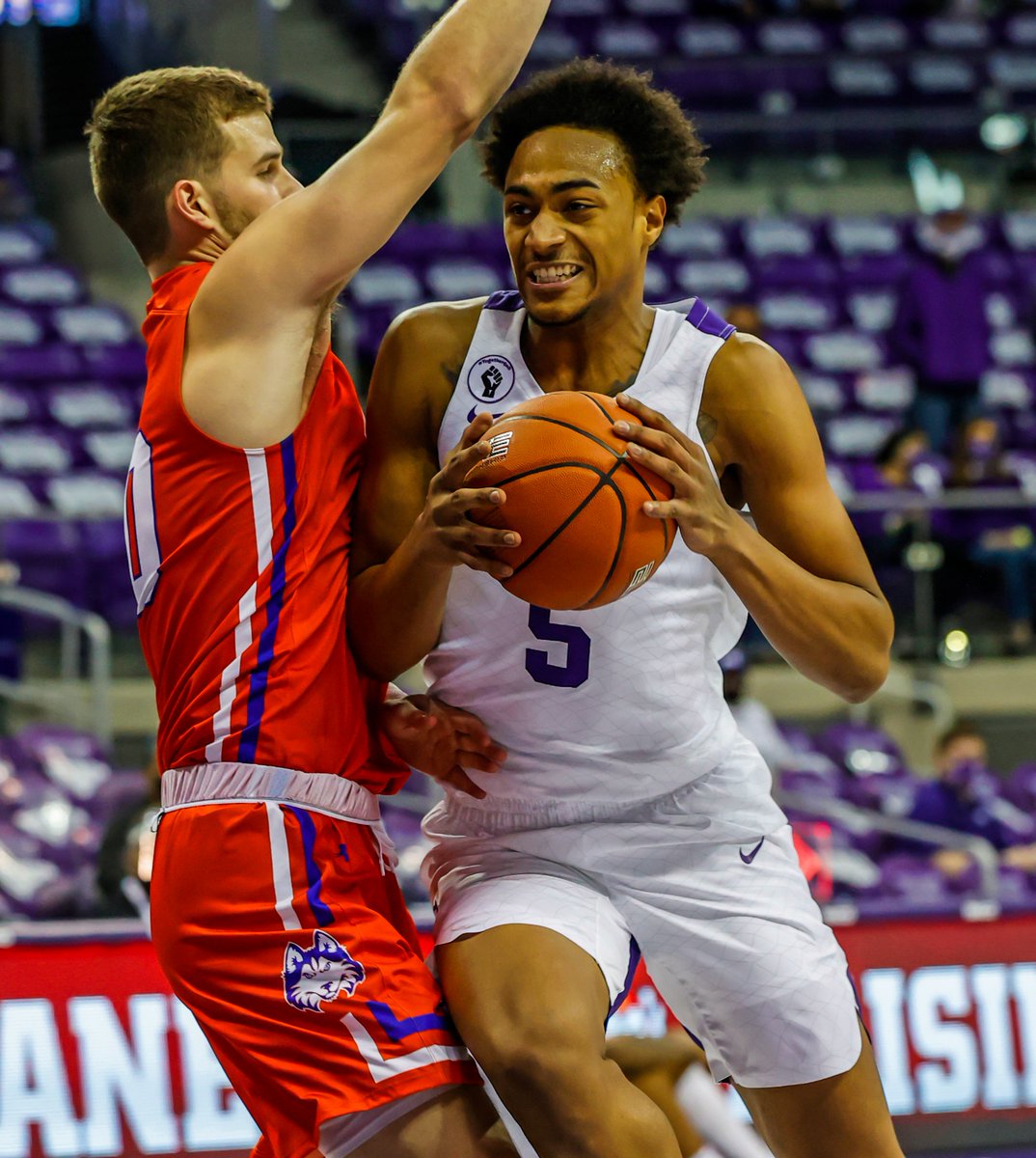 TCU 48 - HBU 28 | 11:50 2H
Chuck O'Bannon with eight points and eight boards so far in his TCU debut.
#GoFrogs 😈 https://t.co/SwewmgpnR7