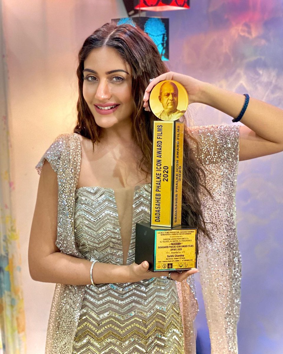 ‘Best Actress' Award <3 

#scfashionlookbook #scfashiondiaries #eventready  #naagin5 #banisharma #SurbhiChandna