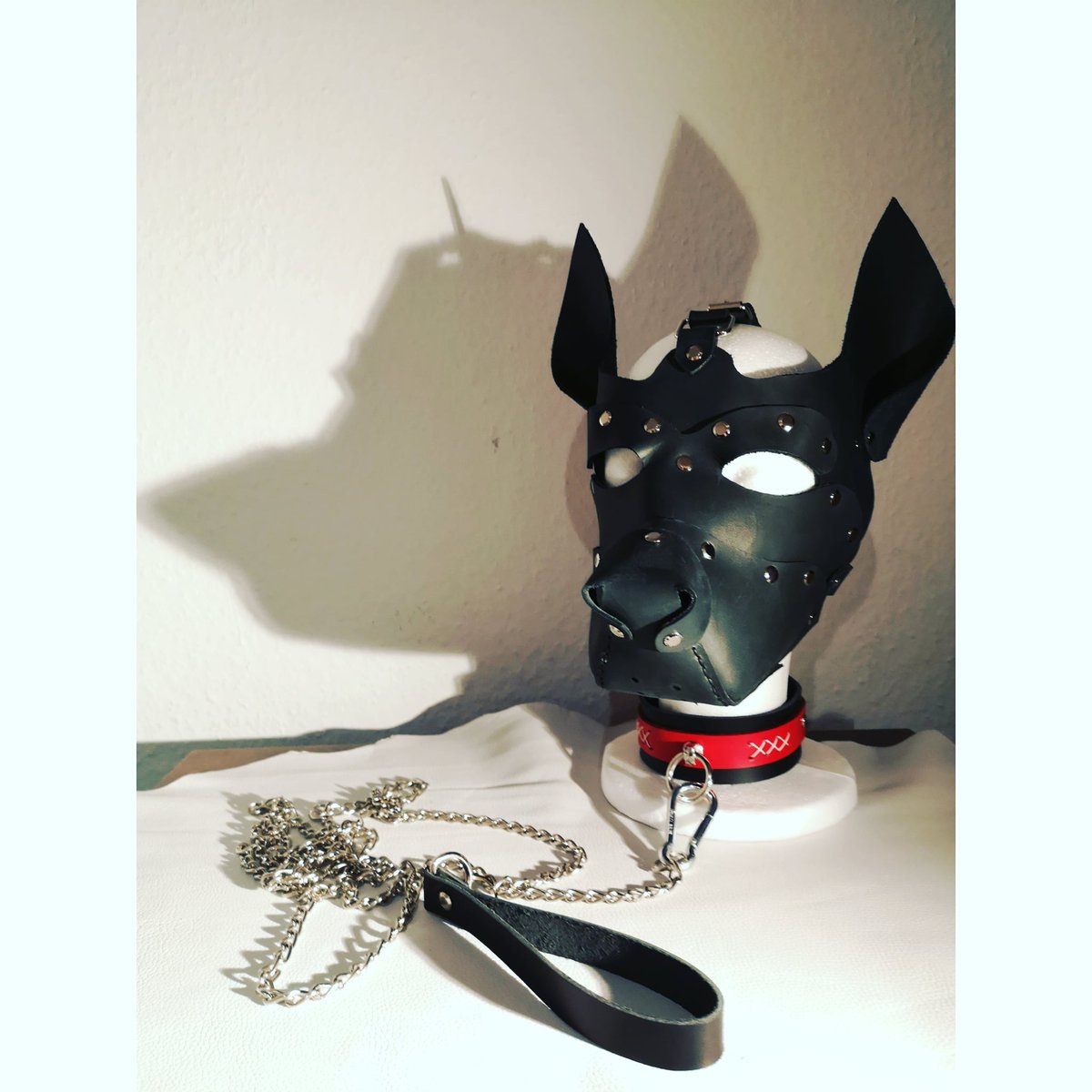 New puppy mask available. Only 149€. Genuine leather.
Other color combination on request