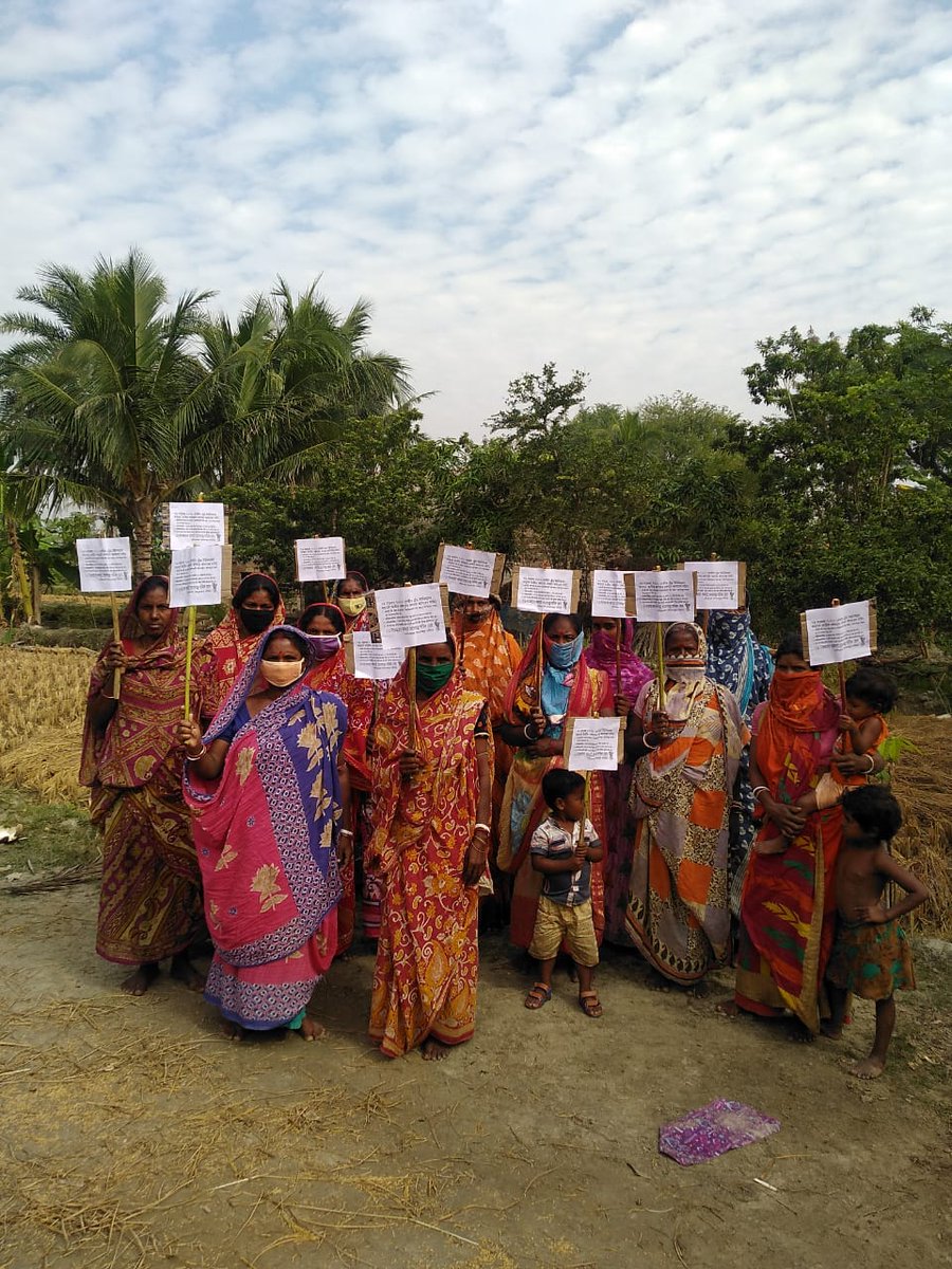 PBKMS_'s tweet photo. Members of Paschim Banga Khet Majoor Samity in solidarity with our farmer brothers
#FarmersProtest #FarmersDilliChalo #BharatBandh #26thNovGeneralStrike #MazdoorKisanStrike #FarmersDilliChalo https://t.co/CWmZ0vwBnh