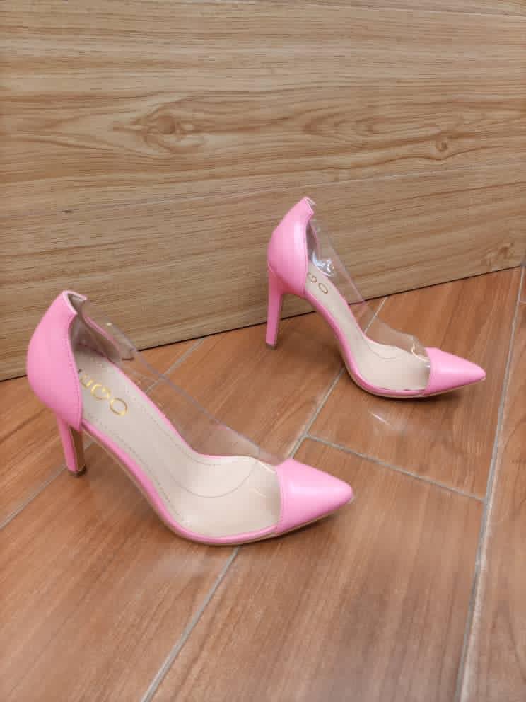 Feets70629027's tweet photo. Il ne faut que des talons confortable et class pour être alaise au bureau.😉😉
Ladies where are you????!!😍😍😍😍 https://t.co/UuV35ujkFv